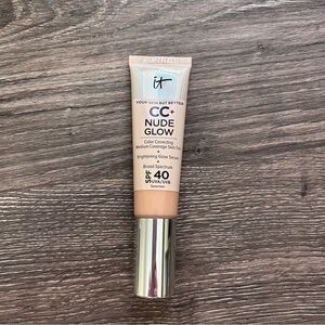 it cosmetics CC+ Nude Glow Skin Tint in Fair Beige Tone